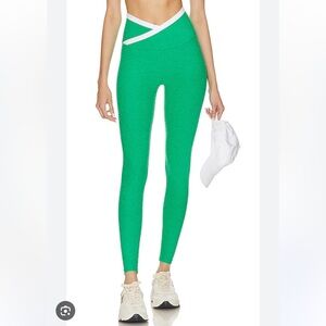 Beyond Yoga Vibrant Green Leggings with White Accent
